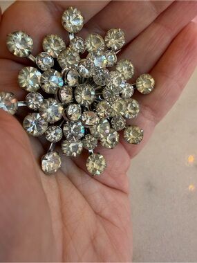 Vintage Crystal Cluster Brooch - Elegant Women's Jewelry